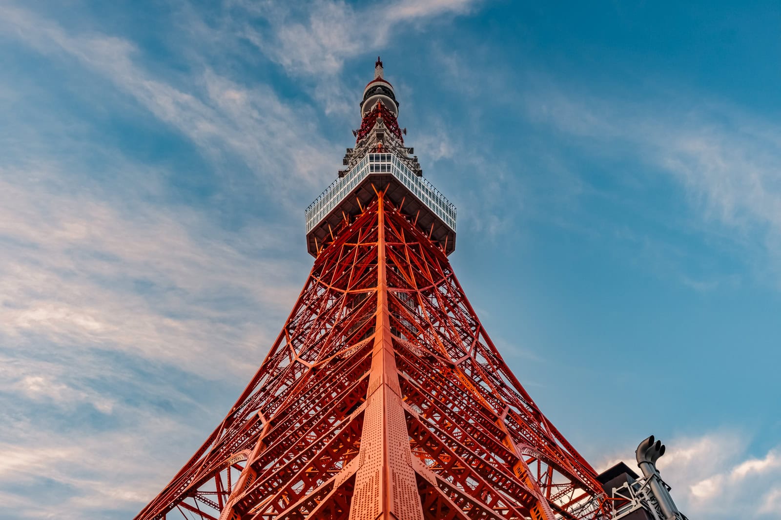 Wide-angle photo of Tokyo Tower in the Minato district, Japan's capital – Captured by Tokyo Snapped.