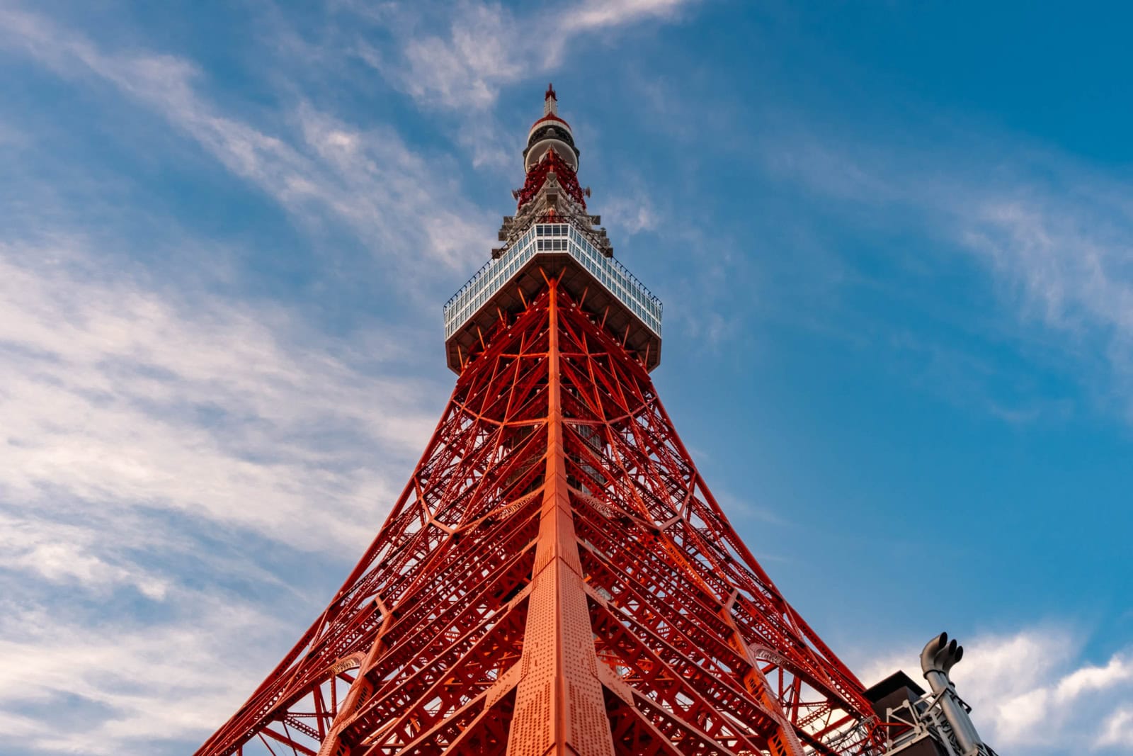 Wide-angle photo of Tokyo Tower in the Minato district, Japan's capital – Captured by Tokyo Snapped.